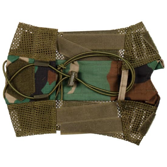 DELTA_SIX_Helmueberzug_fuer_FAST_Tactical_Helme_mit_Bungee_Cord_versch_Farben_Woodland.jpg