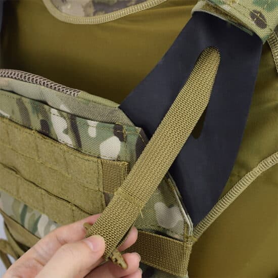 DELTA_SIX_Tactical_Quick_Release_Plate_Carrier_Plattentraeger_strap