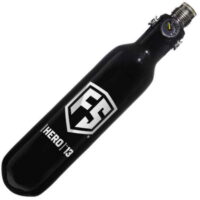First_Strike_Hero_13ci_021L_300_Bar_MagFed_Paintball_HP_System_mit_Hero_Regulator.jpg